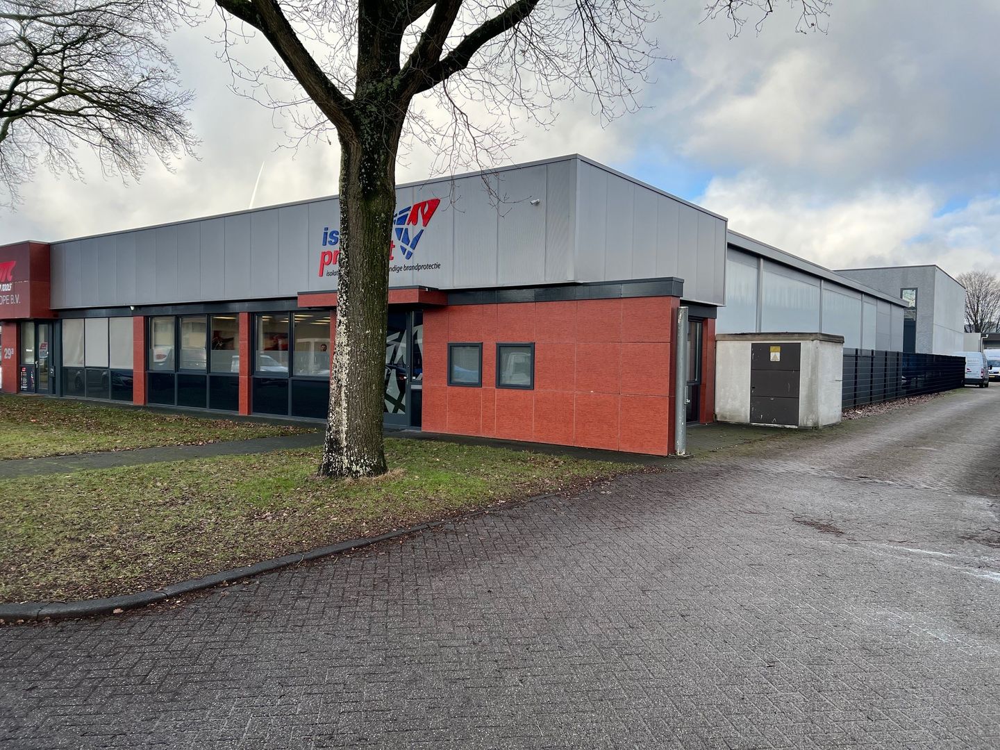View photo 2 of Ledeboerstraat 29
