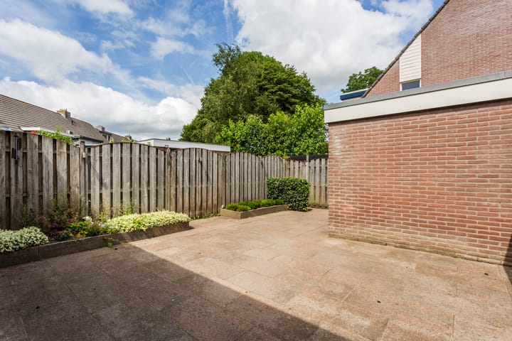 Tussenwoning te koop: Buizerdlaan 24, Nijkerk