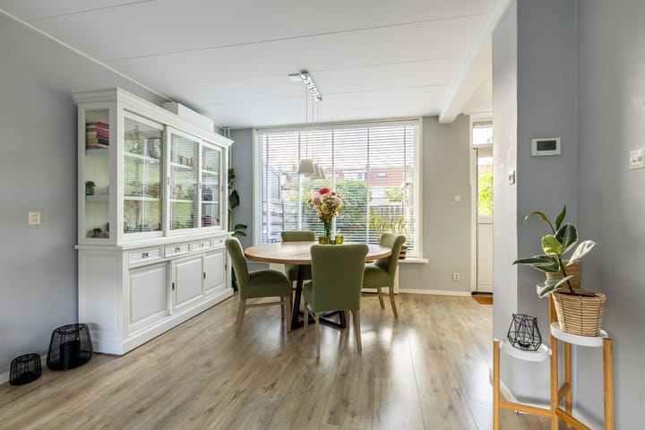 Tussenwoning te koop: Eemstraat 12, Purmerend