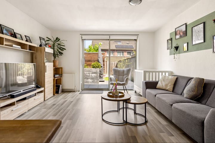 Tussenwoning te koop: Jan Rijksenstraat 14, Almere