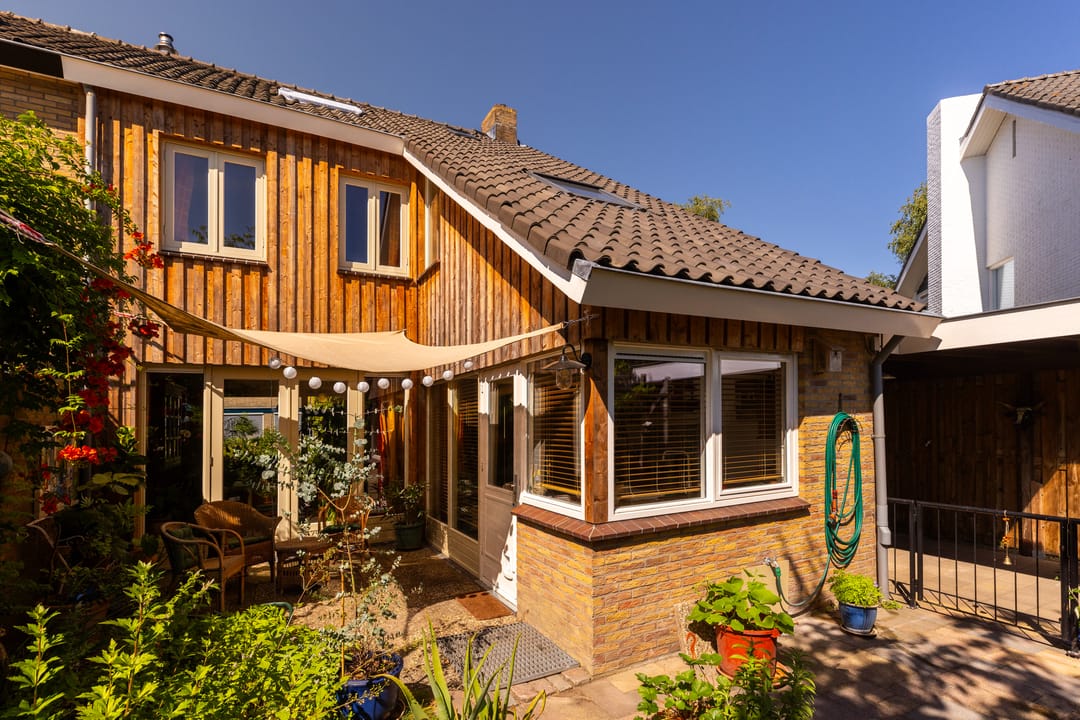 Photo 31 of Van der Waalslaan 4