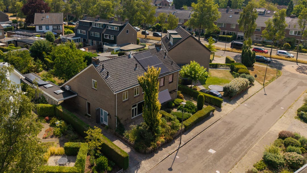 Photo 2 of Van der Waalslaan 4