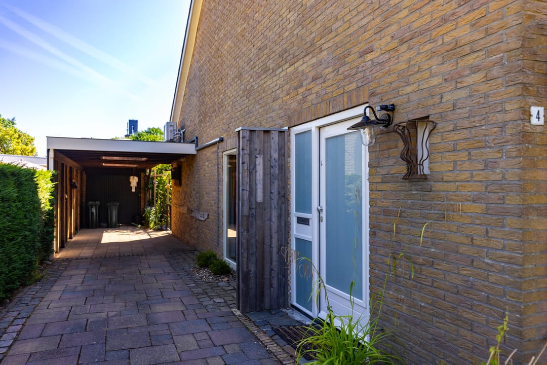 Photo 8 of Van der Waalslaan 4