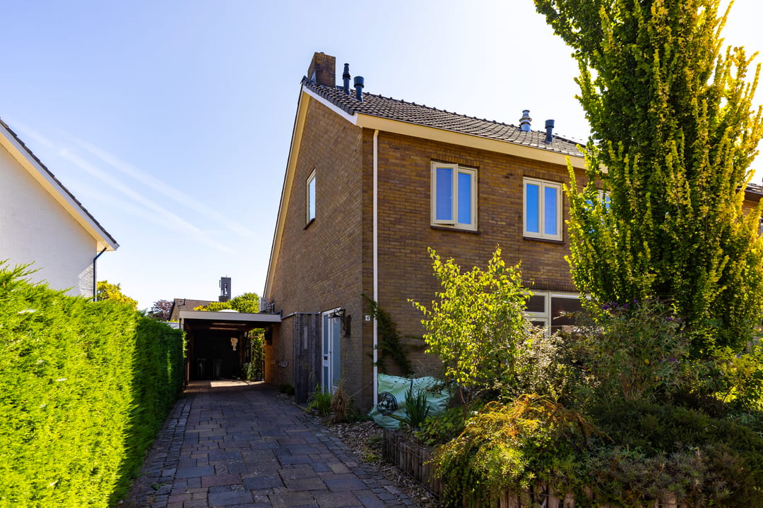 Photo 7 of Van der Waalslaan 4