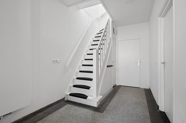 Tussenwoning te koop: Nieuwe Veenendaalseweg 12, Rhenen