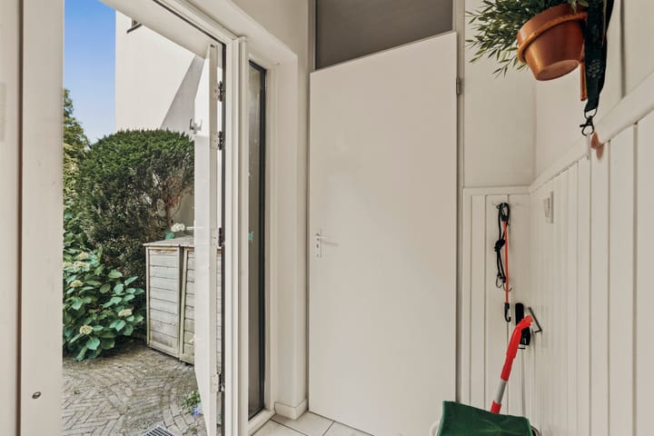 Tussenwoning te koop: Hammarskjöldstraat 171, Hoofddorp