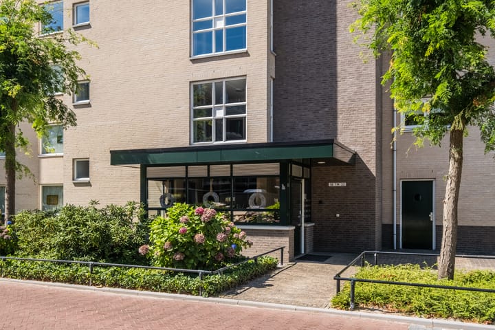 Appartement te koop: Mr. van Coothstraat 28, Veghel