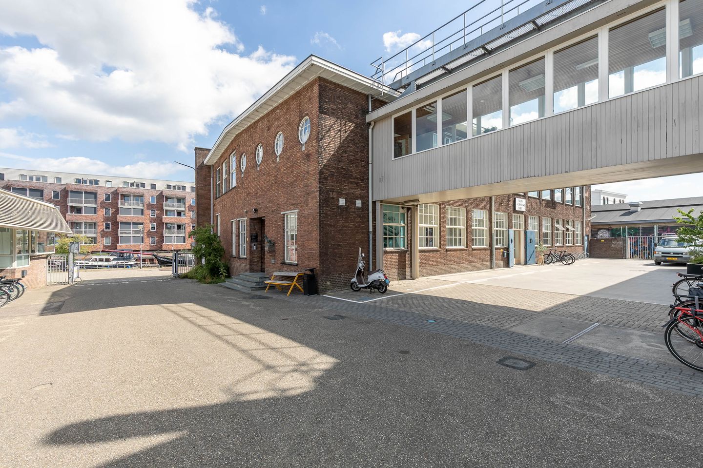 Bekijk foto 3 van Oude Fabriekstraat 1