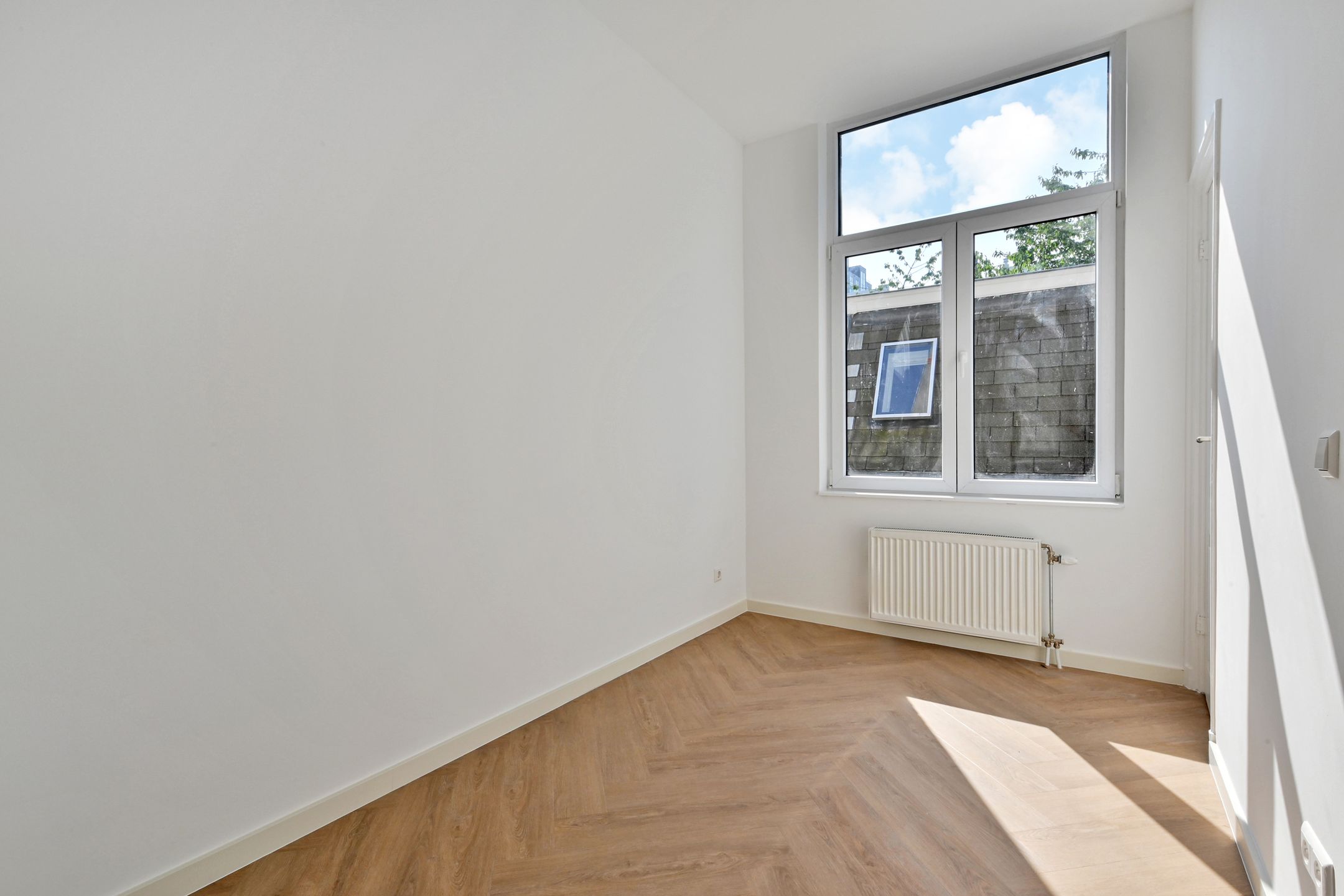 Photo 18 of Van Loostraat 142