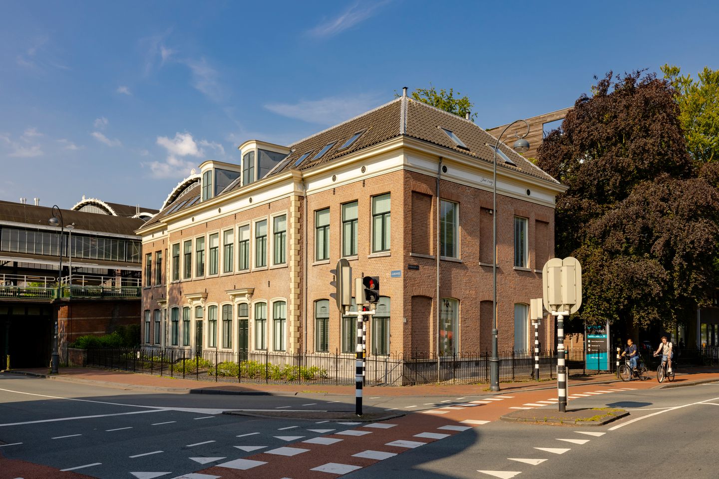 Bekijk foto 3 van Kennemerplein 20