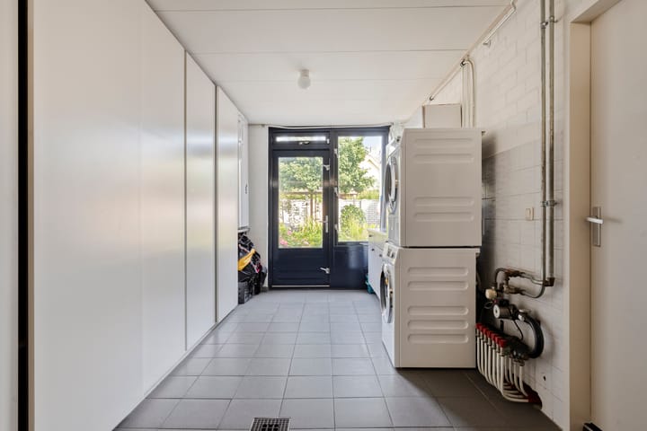 Tussenwoning te koop: Ooievaarshorst 75, Grave