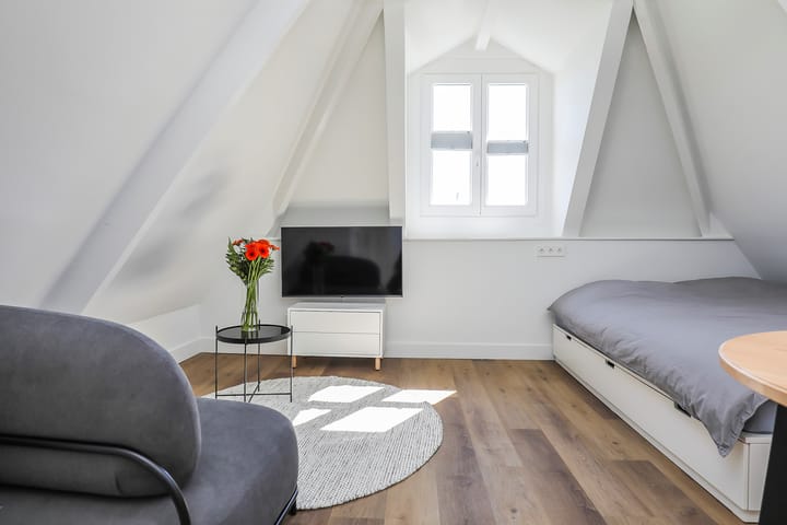 Photo 2 of Jacob van Lennepstraat 64-4B