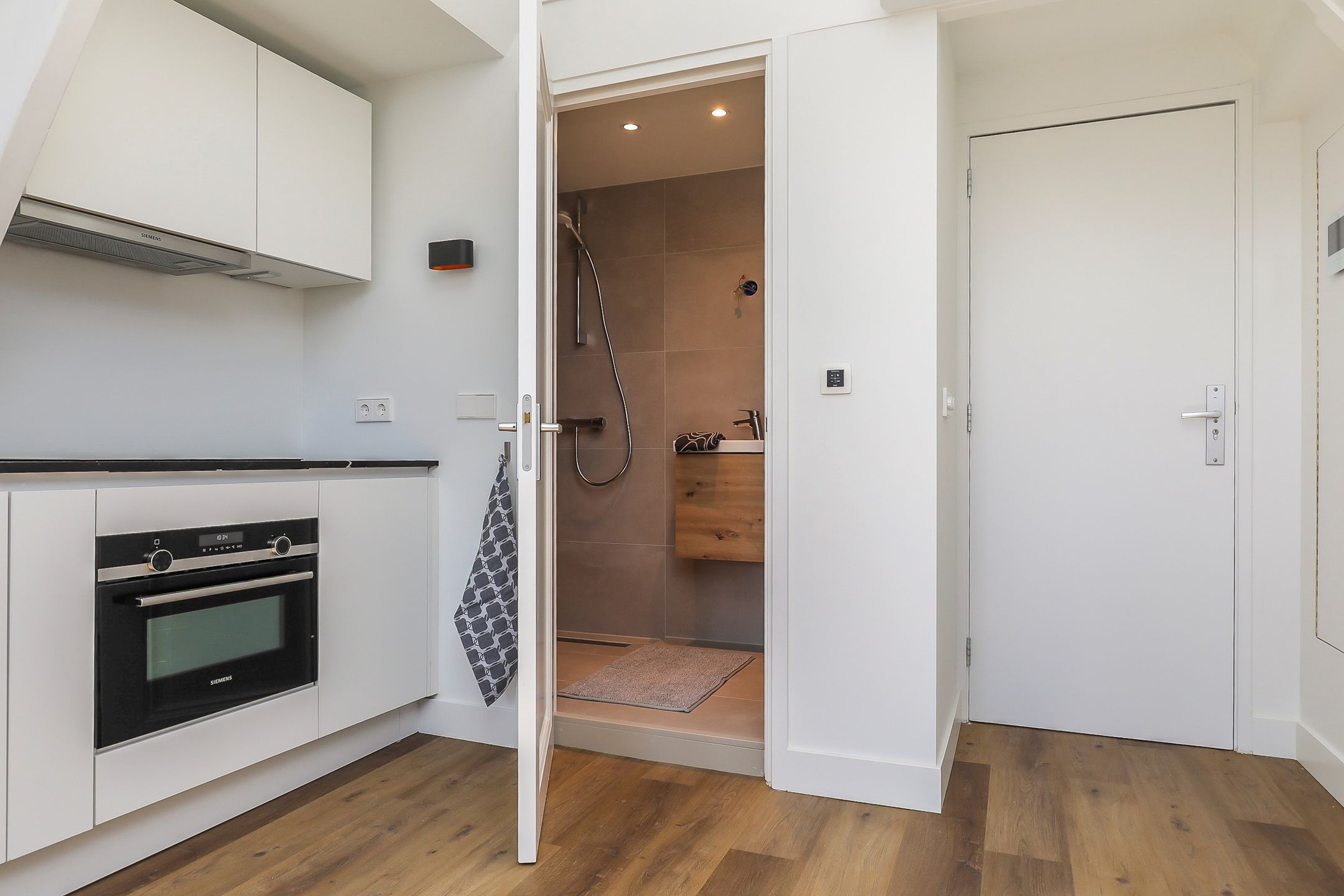 Photo 12 of Jacob van Lennepstraat 64-4B