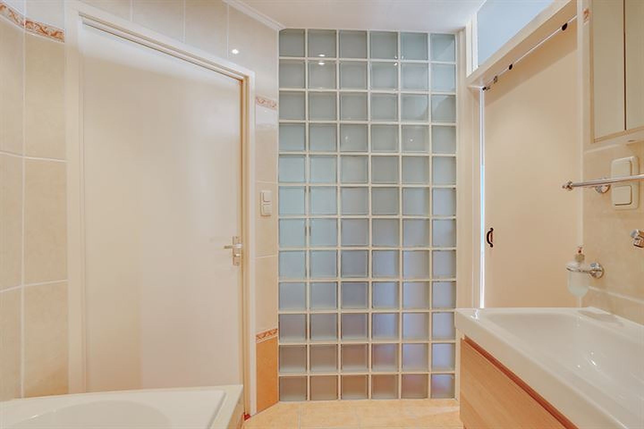 Photo 15 of Carel van Manderstraat 45
