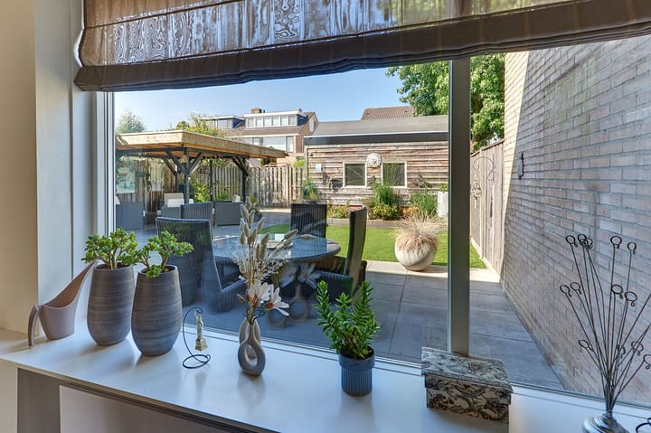 Tussenwoning te koop: Jan Azn. Leeghwaterstraat 8, Harderwijk