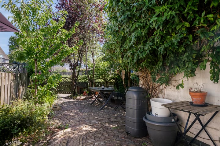 Tussenwoning te koop: Oostgriend 105, Almere