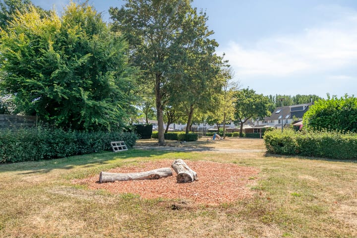 Tussenwoning te koop: Oostgriend 105, Almere