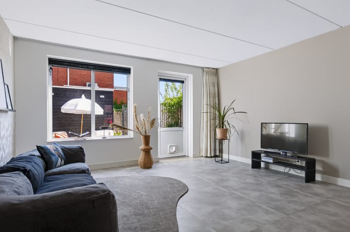 Tussenwoning te koop: Ridderzwam 136, Apeldoorn