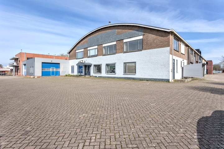 Mr. W.M. Oppedijk van Veenweg 20-F, Burgum
