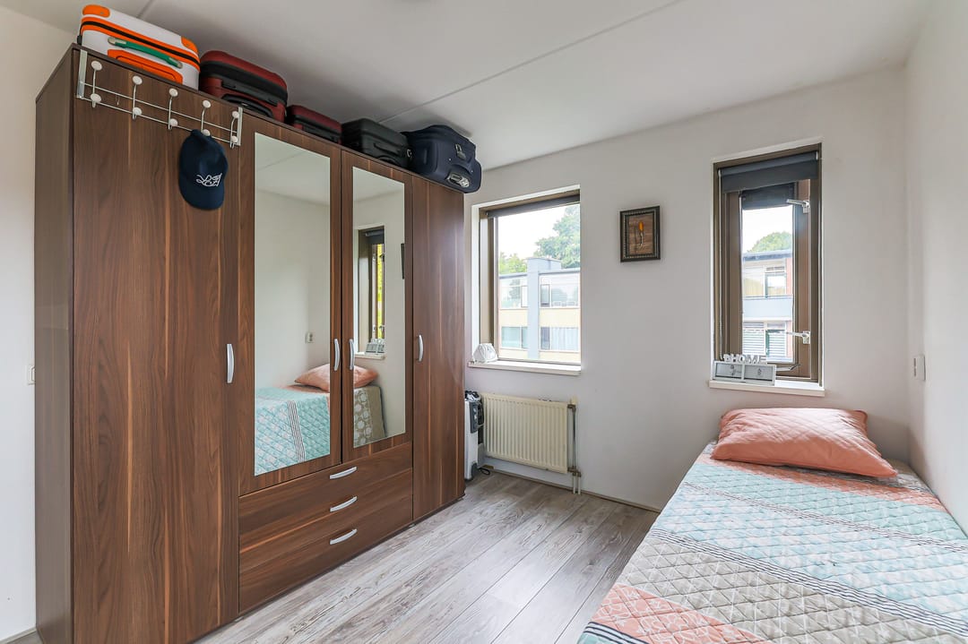 Photo 37 of Johannes Vermeerstraat 10