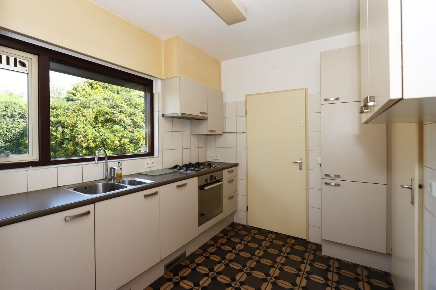 Photo 20 of van Stiphoutstraat 1