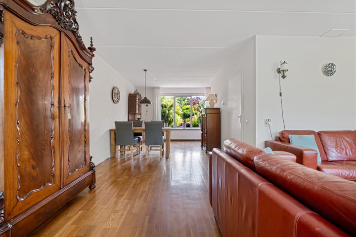 Tussenwoning te koop: Veenderij 7, Tolbert