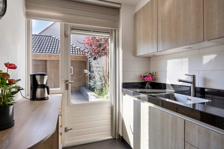 Hoekwoning te koop: Ooievaarlaan 42, Apeldoorn