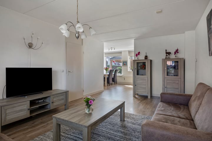 Hoekwoning te koop: Ooievaarlaan 42, Apeldoorn