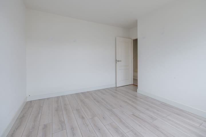 Hoekwoning te koop: Raadhuislaan 68, Eemnes