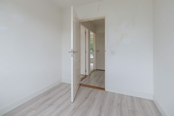 Hoekwoning te koop: Raadhuislaan 68, Eemnes