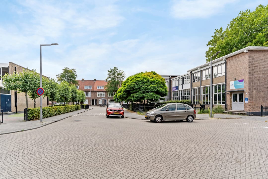 Photo 43 of De Quackstraat 72-A