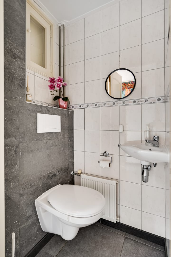 Tussenwoning te koop: Oogststraat 8, Weert