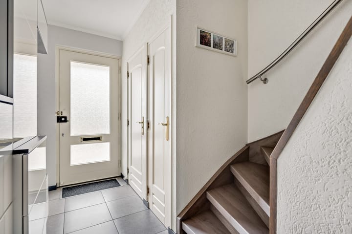 Tussenwoning te koop: Oogststraat 8, Weert