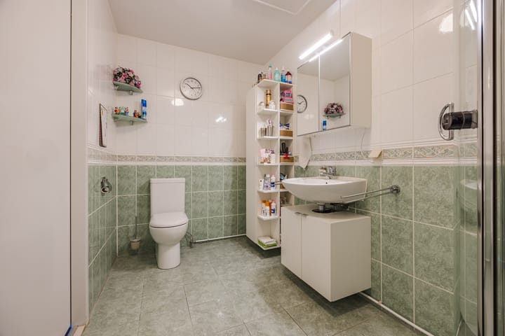 Tussenwoning te koop: Etudestraat 96, Hellevoetsluis
