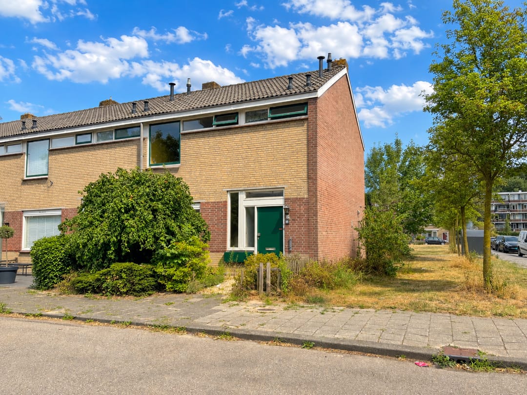 Foto 1 van Bertha von Suttnerstraat 26