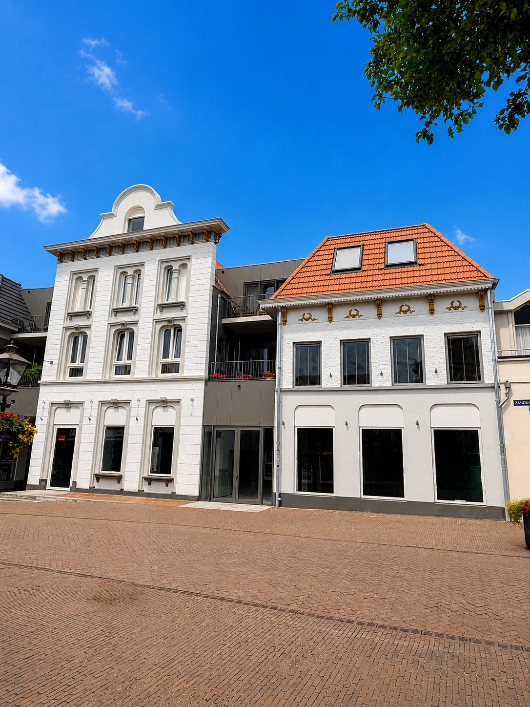 View photo 3 of Zandstraat 9-11