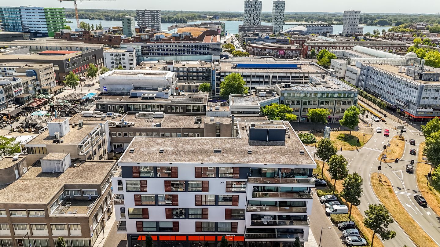 Photo 19 of Makelaarstraat 4-B
