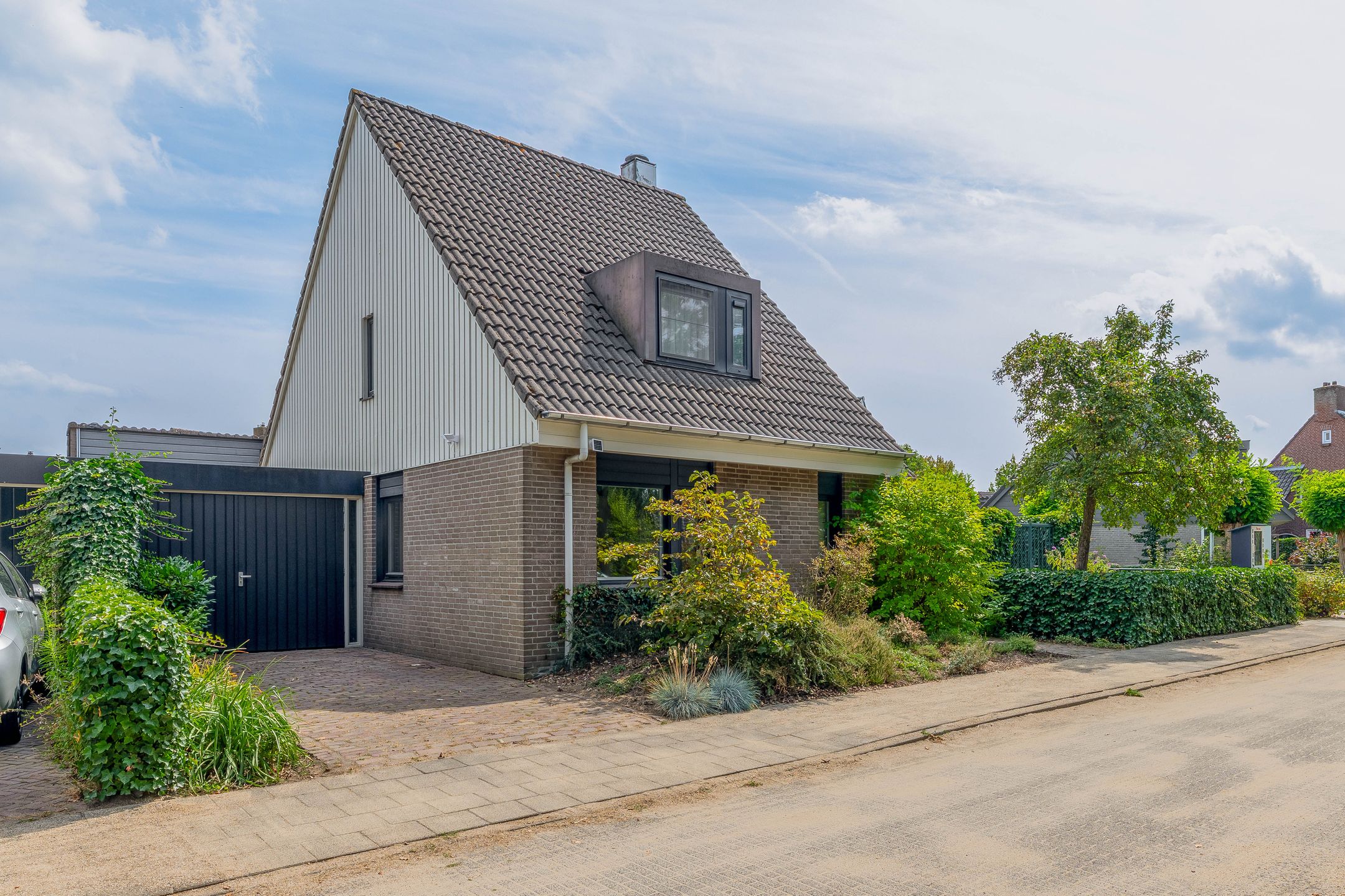 Photo 6 of Postelseweg 36-A
