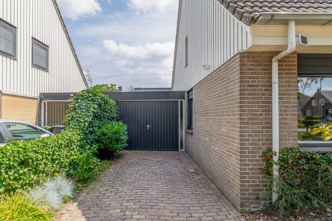 Photo 61 of Postelseweg 36-A