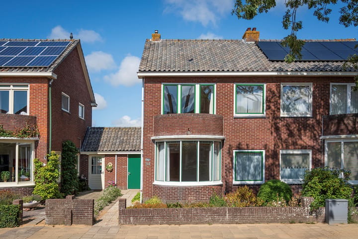 Tussenwoning te koop: Wilhelminalaan 84, Den Burg
