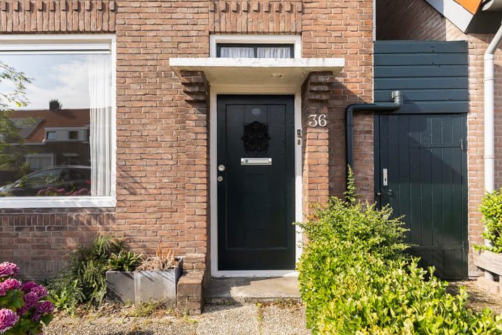 Vrijstaande woning te koop: Bleeklaan 36, Leeuwarden