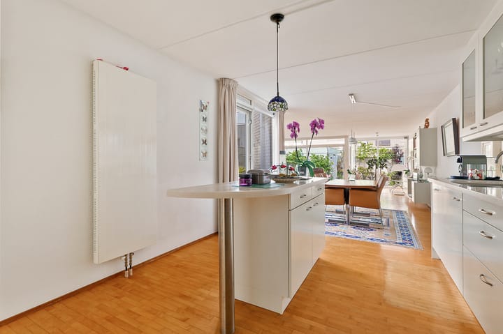 Tussenwoning te koop: Oosterdreef 63, Nieuw-Vennep