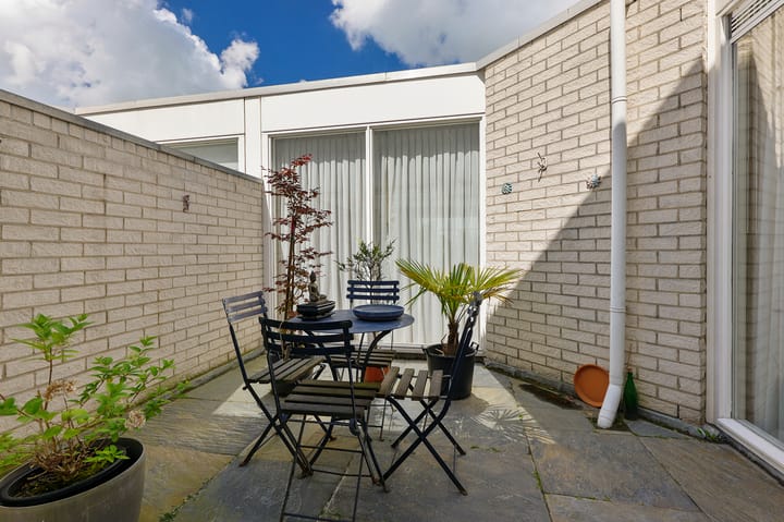Tussenwoning te koop: Oosterdreef 63, Nieuw-Vennep