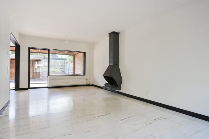Tussenwoning te koop: Vijverlaan 8, Vreeland