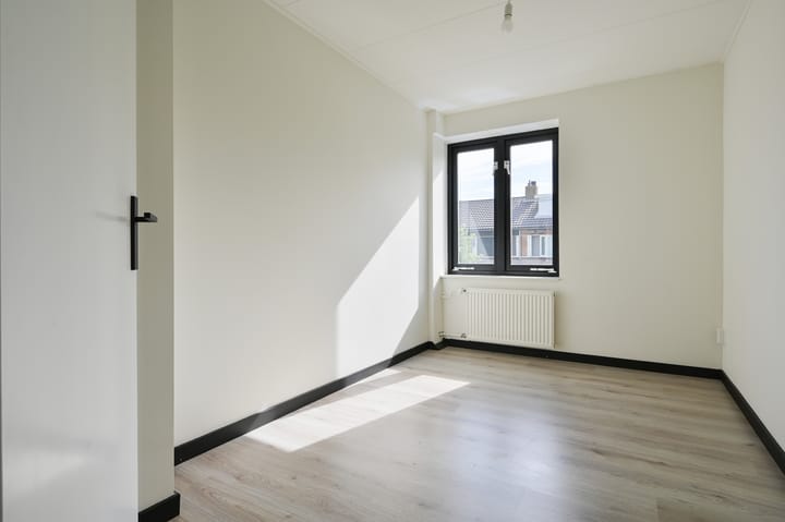 Tussenwoning te koop: Vijverlaan 8, Vreeland