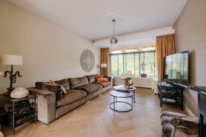 Tussenwoning te koop: Lodewijk van Deyssellaan 196, Haarlem