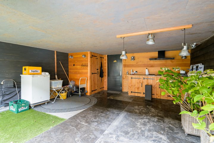 Tussenwoning te koop: Pieternel Koomansstraat 19, Breda