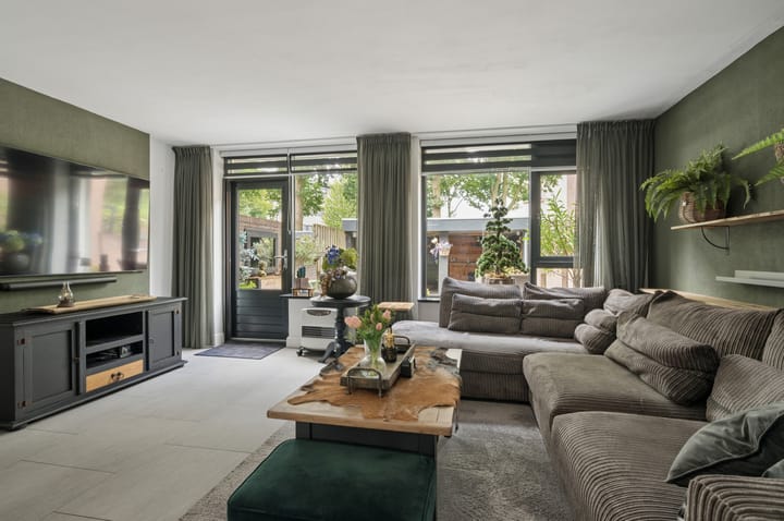 Tussenwoning te koop: Pieternel Koomansstraat 19, Breda