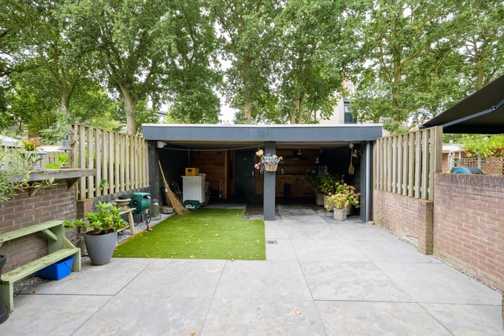 Tussenwoning te koop: Pieternel Koomansstraat 19, Breda