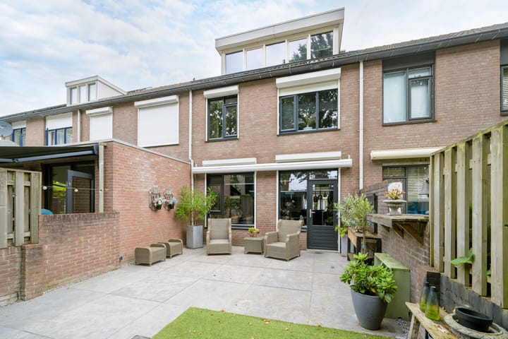 Tussenwoning te koop: Pieternel Koomansstraat 19, Breda